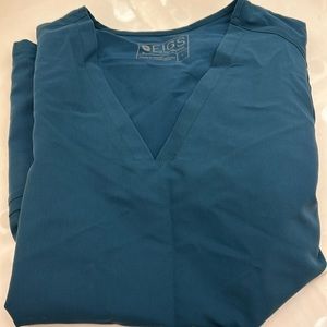 Figs Casma Caribbean Blue Scrub Top